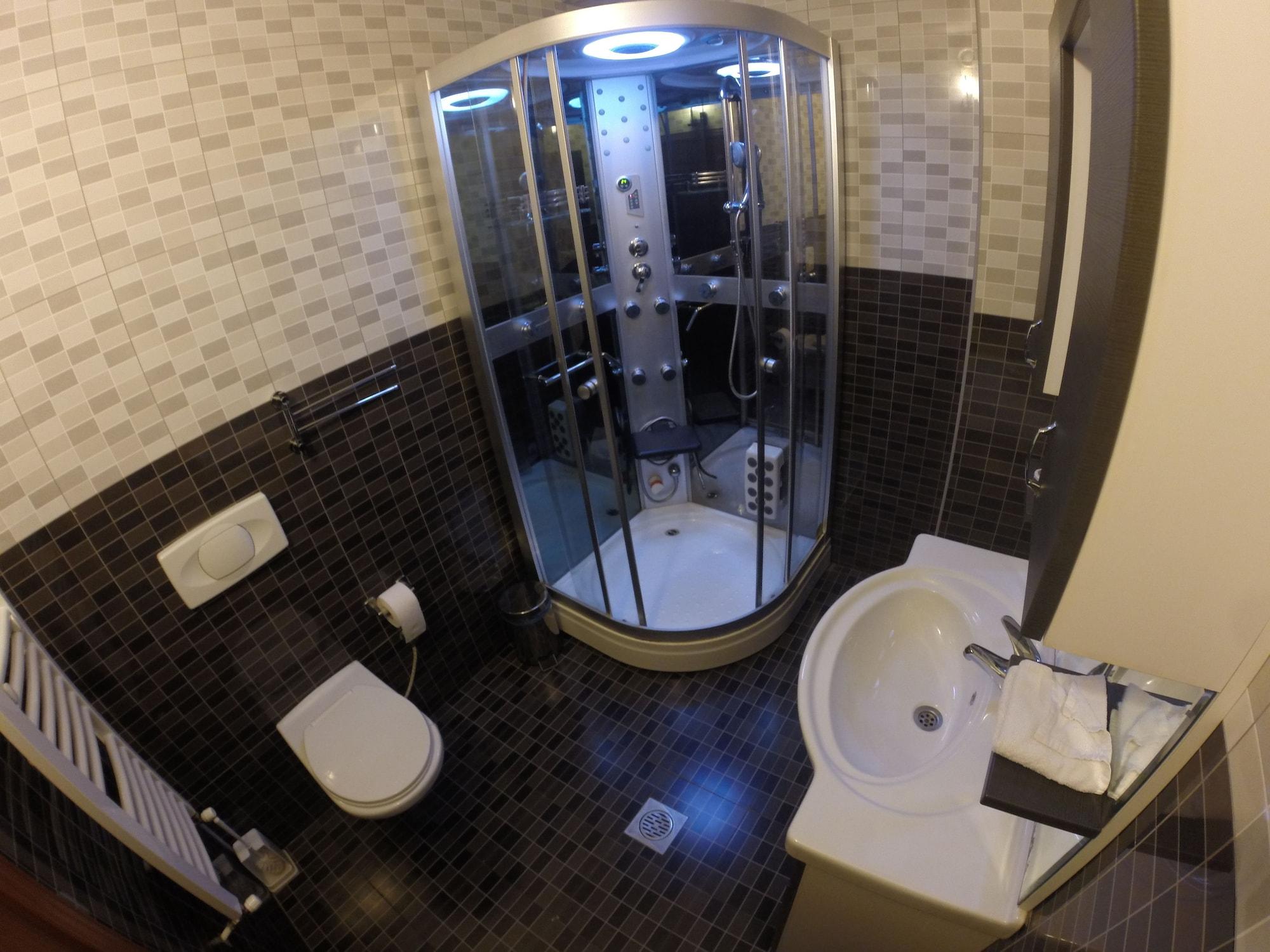 Hotel Denis Prisztina Zewnętrze zdjęcie