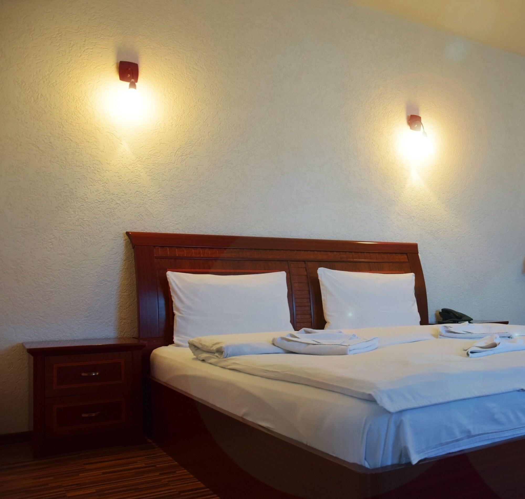 Hotel Denis Prisztina Zewnętrze zdjęcie