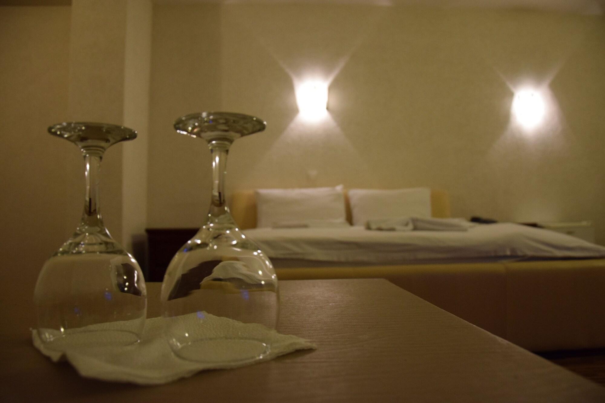 Hotel Denis Prisztina Zewnętrze zdjęcie
