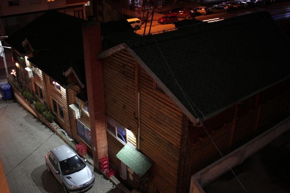 Hotel Denis Prisztina Zewnętrze zdjęcie