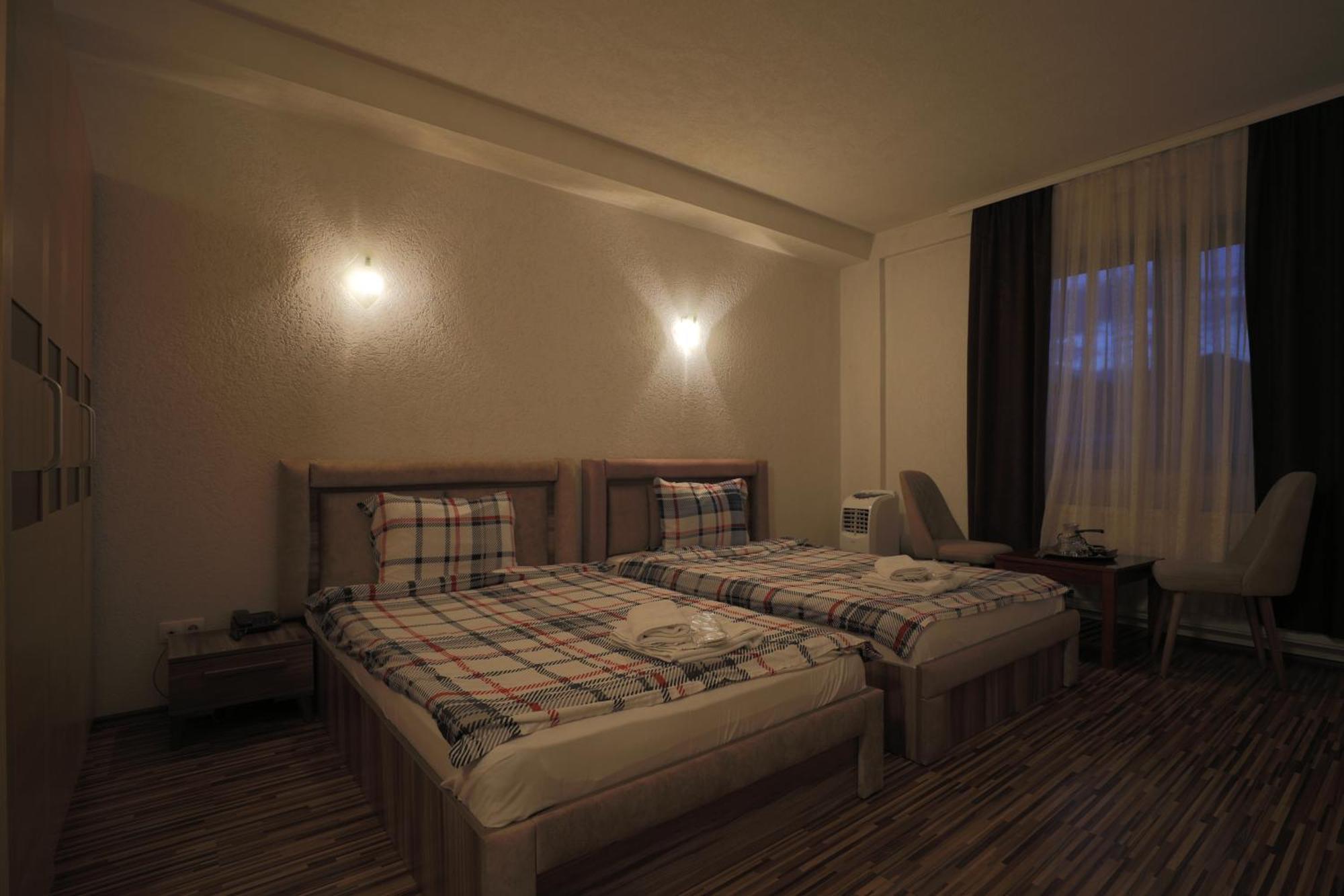 Hotel Denis Prisztina Zewnętrze zdjęcie