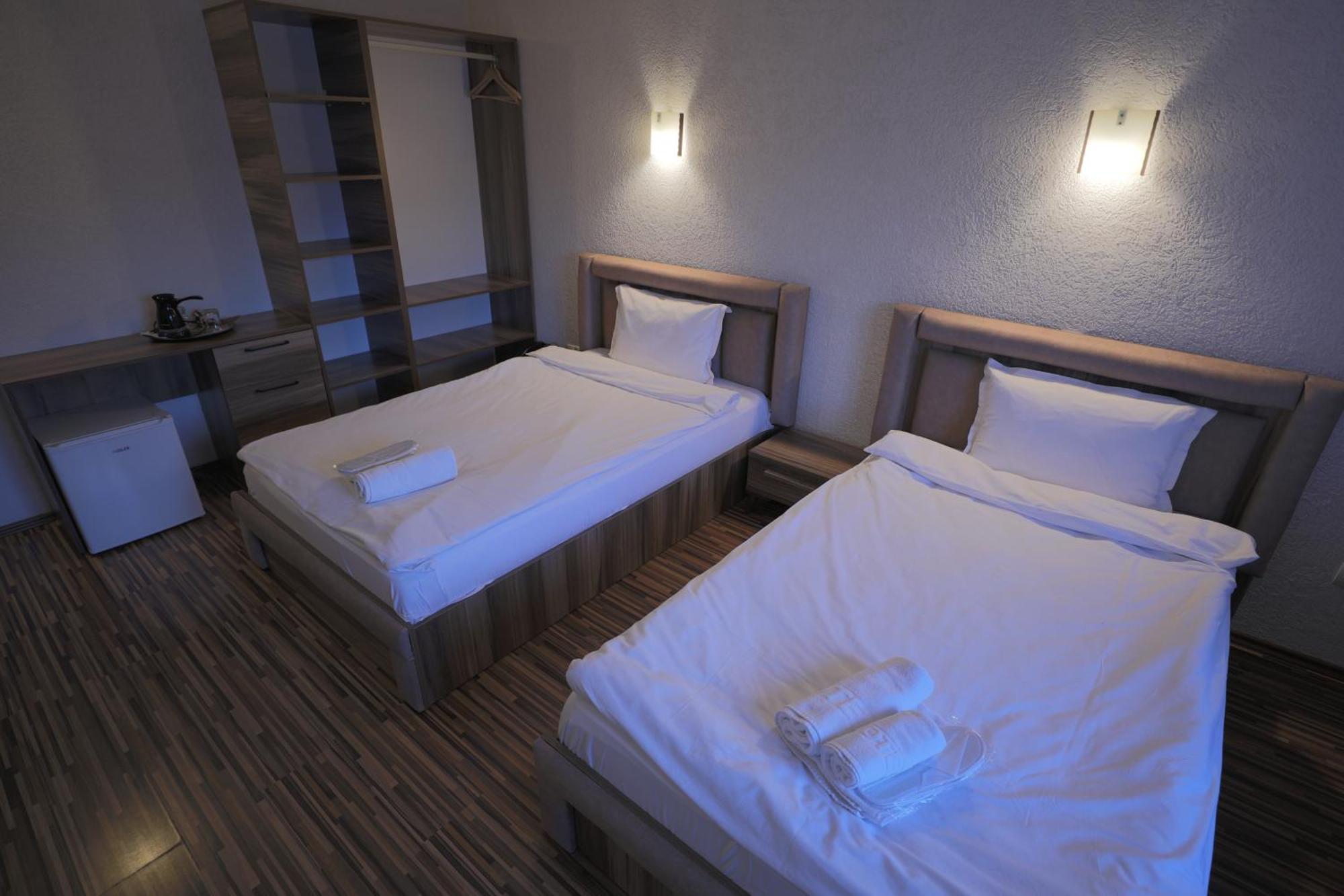 Hotel Denis Prisztina Zewnętrze zdjęcie