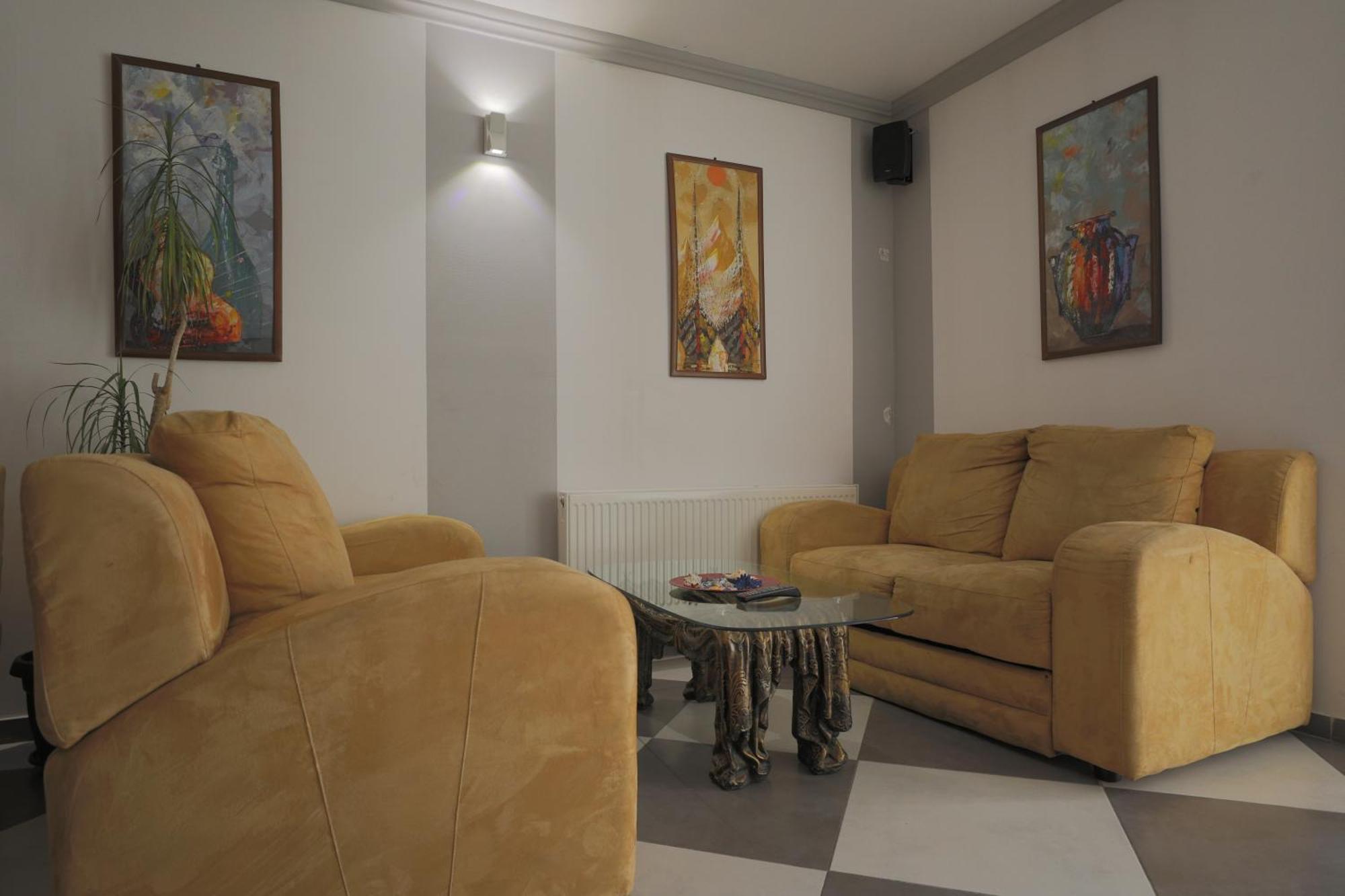 Hotel Denis Prisztina Zewnętrze zdjęcie